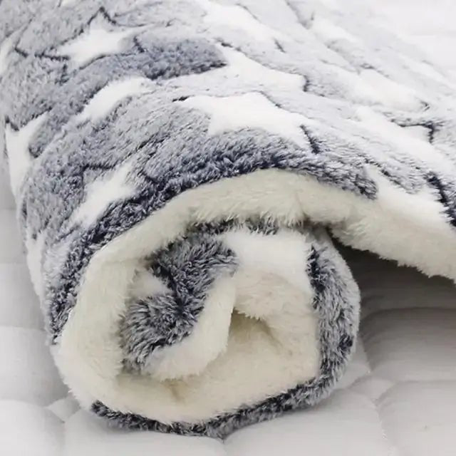 Cozy Pet Blanket - Poochi Paws